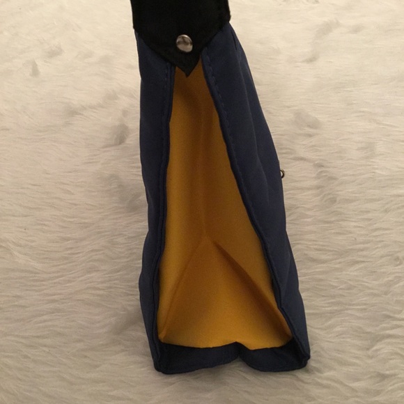 University of Michigan Logo hobo Handbag NWT - Picture 4 of 7